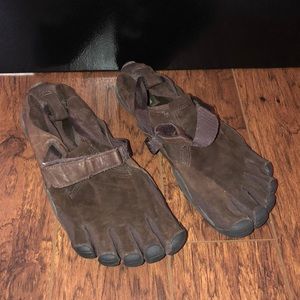 Vibram suede toe shoes